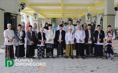 Membuka Pintu Doa, Panitia Bertawasul Kepada Wali Pelindung Jawa